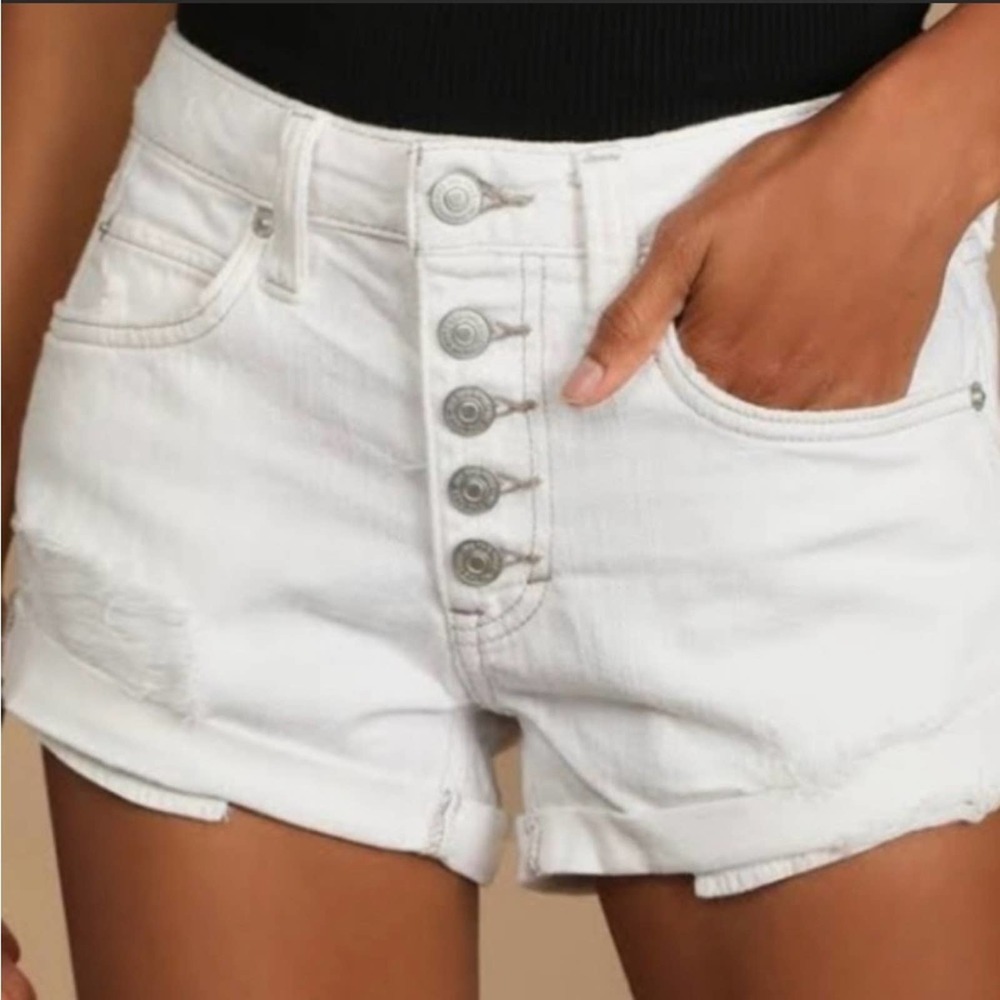 NEW!!! FREE PEOPLE We the Free Women’s Size 31 Distressed Button Fly White Short